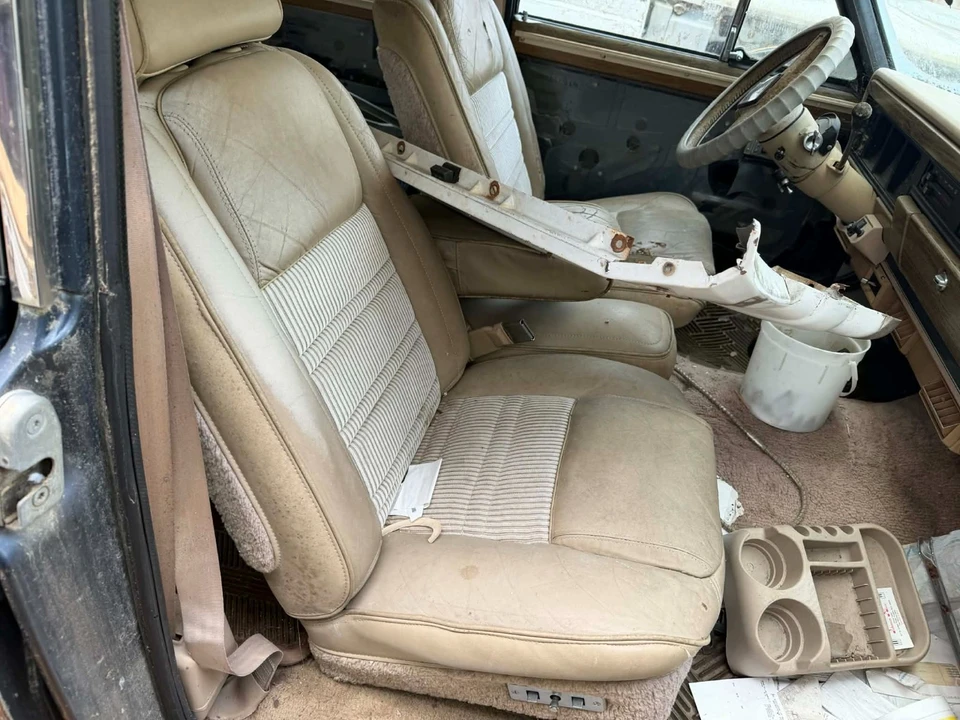1989 Jeep Wagoneer - Image 12 of 25