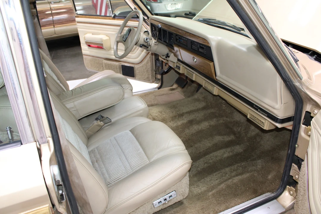 1989 Jeep SJ Wagoneer - Image 8 of 31
