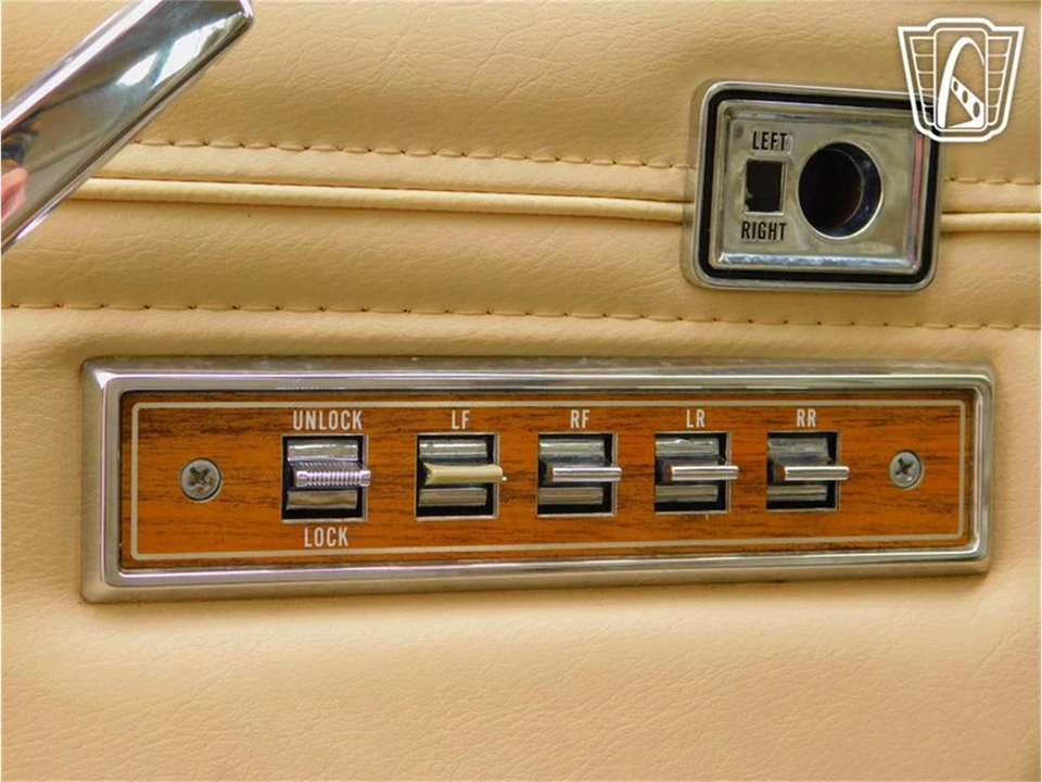 1989 Jeep SJ Wagoneer - Image 10 of 31