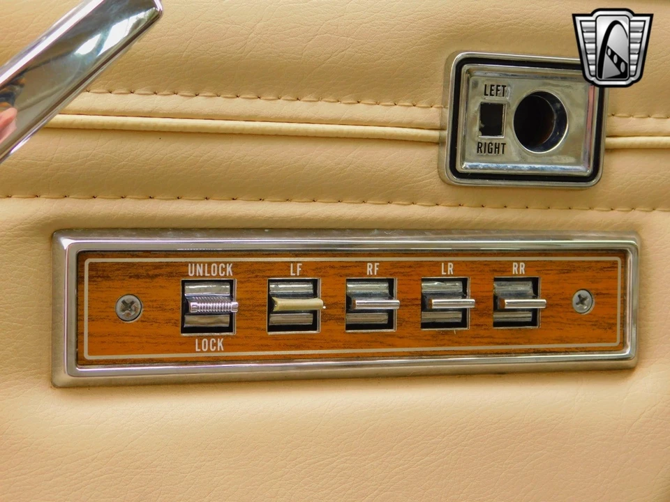 1989 Jeep SJ Wagoneer - Image 17 of 21
