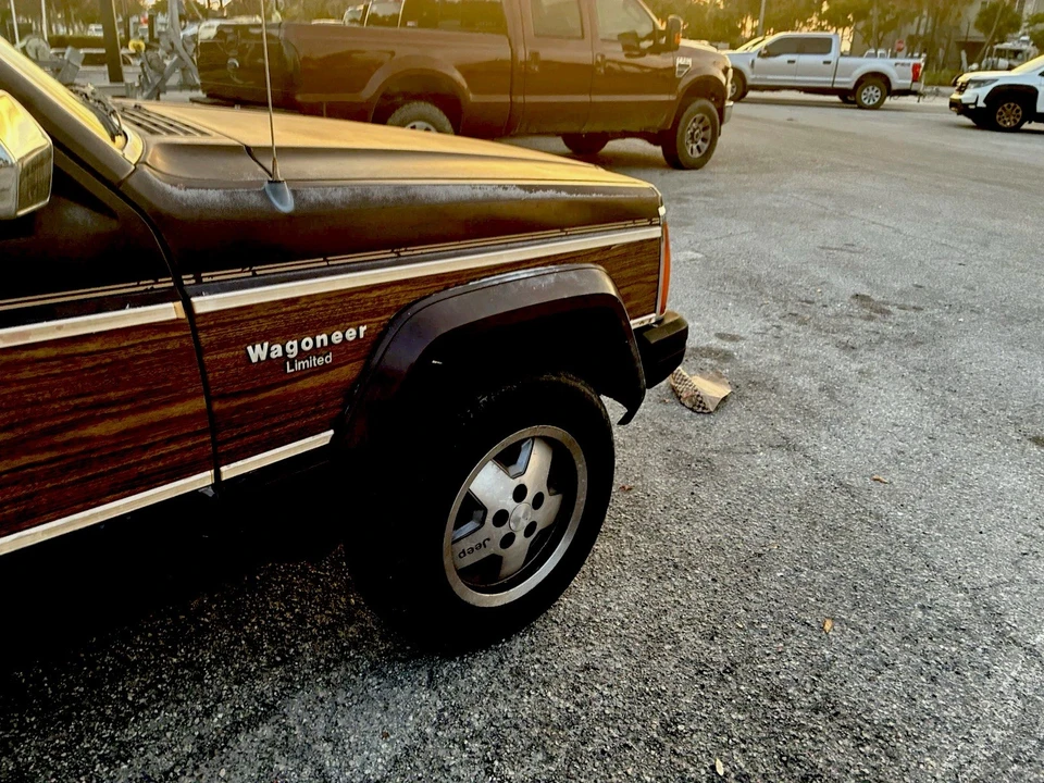 1989 Jeep SJ Wagoneer - Image 6 of 14