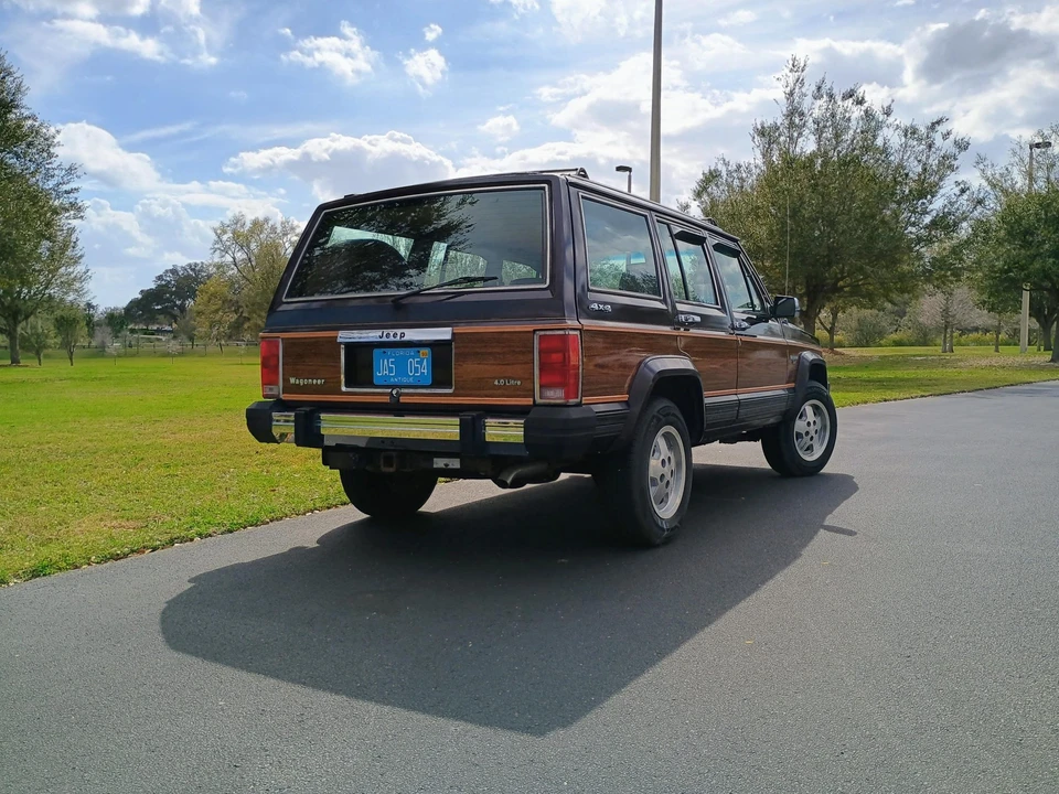 1989 Jeep XJ Wagoneer - Image 9 of 31