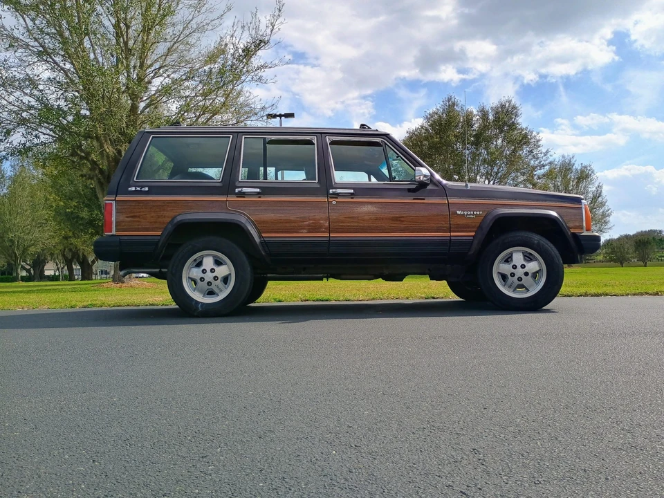 1989 Jeep XJ Wagoneer - Image 7 of 31