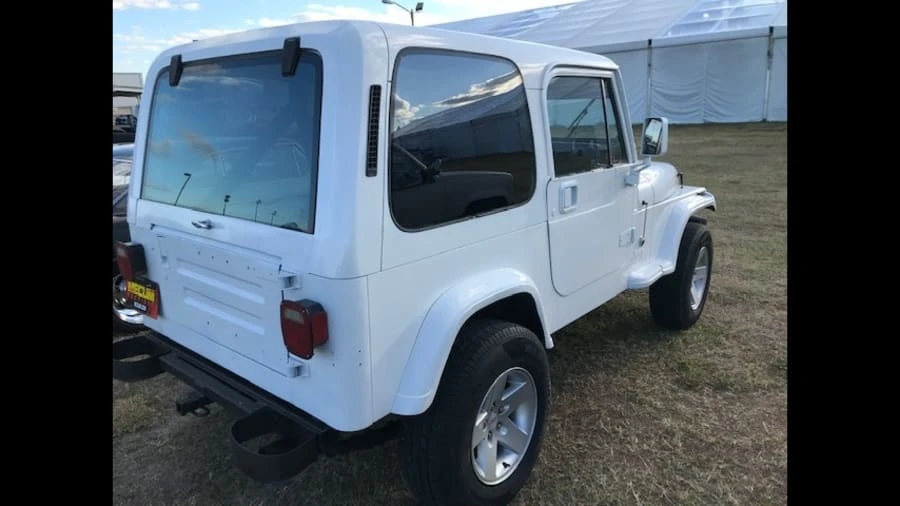 1989 Jeep YJ Wrangler - Image 2 of 3