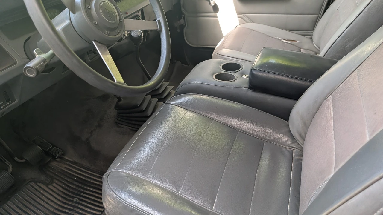 1989 Jeep YJ Wrangler - Image 6 of 9