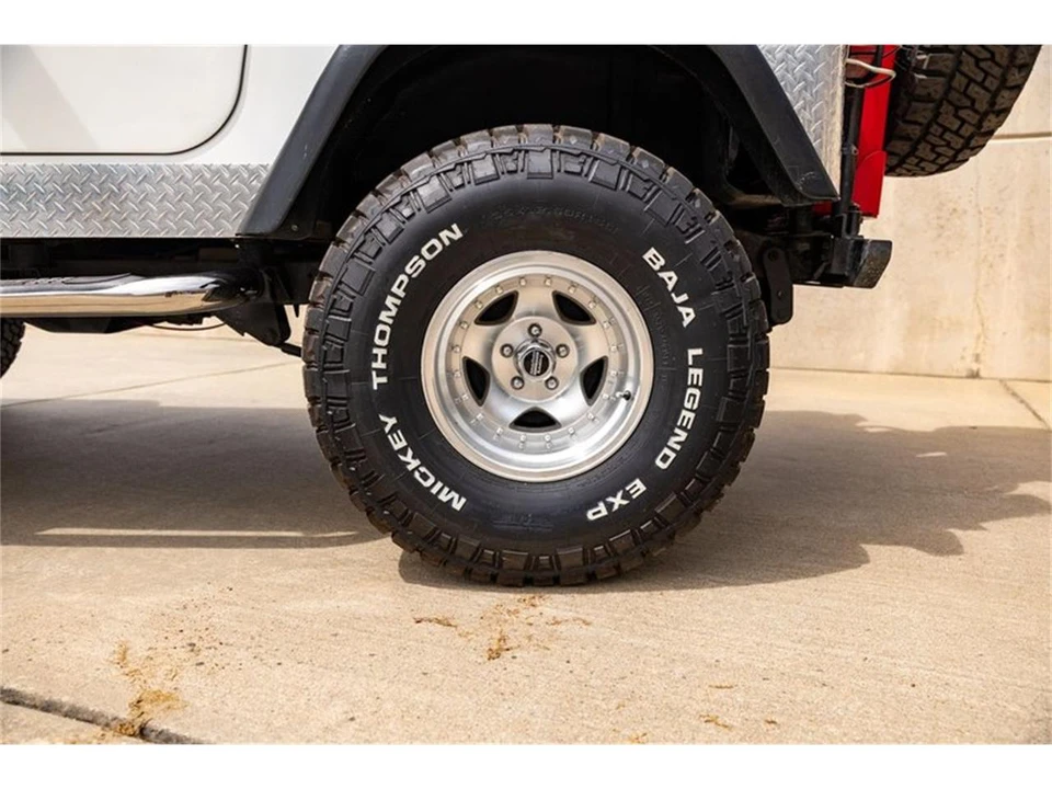 1989 Jeep YJ Wrangler - Image 23 of 31