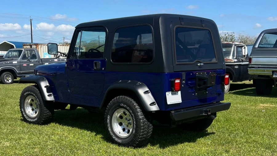 1989 Jeep YJ Wrangler - Image 5 of 17