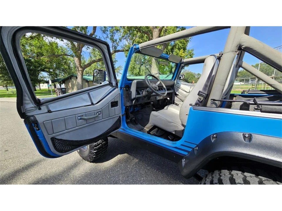 1989 Jeep YJ Wrangler - Image 12 of 31