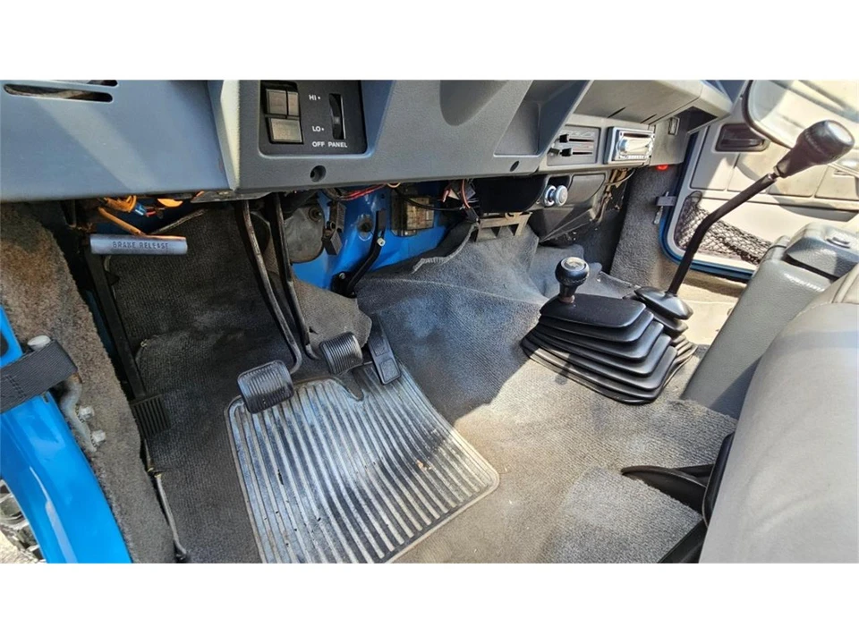 1989 Jeep YJ Wrangler - Image 15 of 31