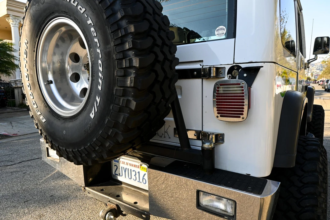 1989 Jeep YJ Wrangler - Image 21 of 31