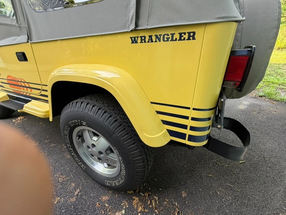 1989 Jeep YJ Wrangler - Image 14 of 31