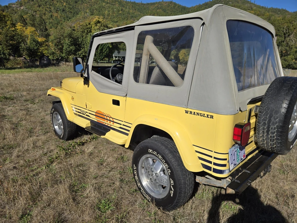 1989 Jeep YJ Wrangler - Image 13 of 31