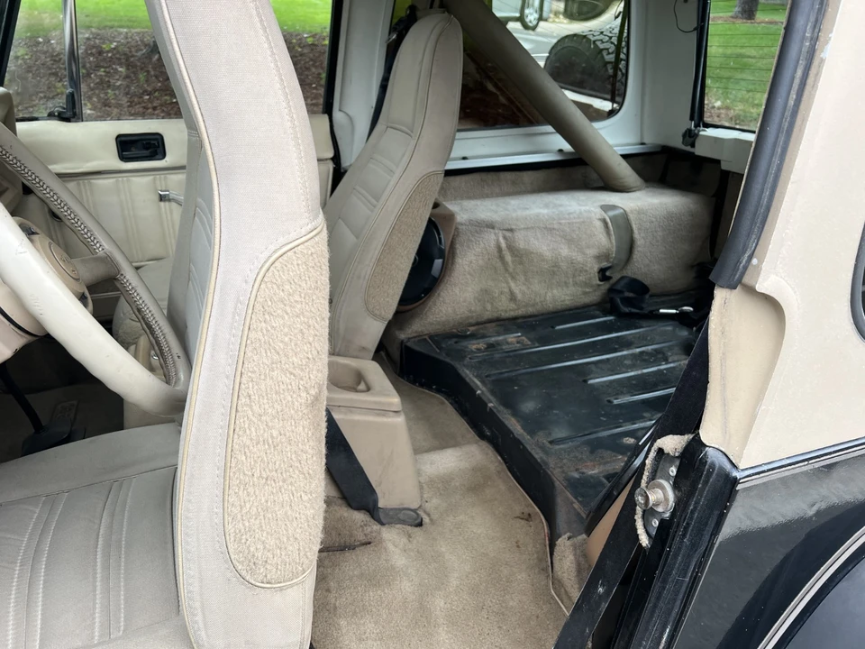 1989 Jeep YJ Wrangler - Image 23 of 31