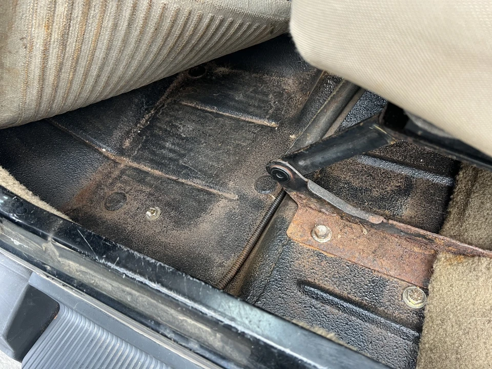 1989 Jeep YJ Wrangler - Image 24 of 31