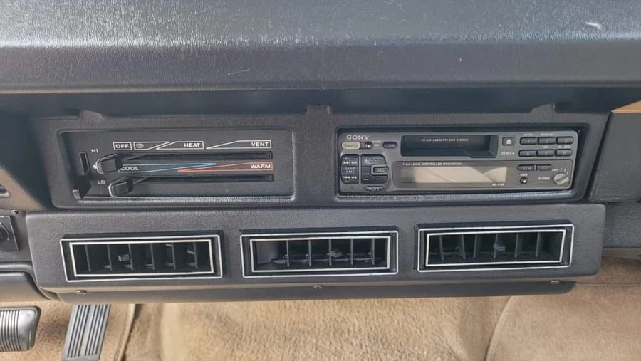 1989 Jeep YJ Wrangler - Image 8 of 26