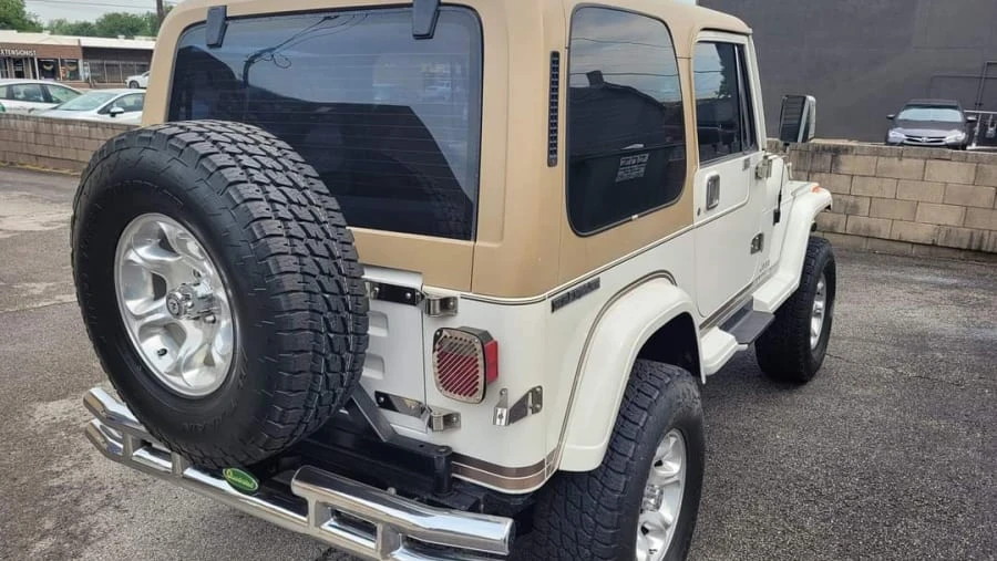 1989 Jeep YJ Wrangler - Image 24 of 26