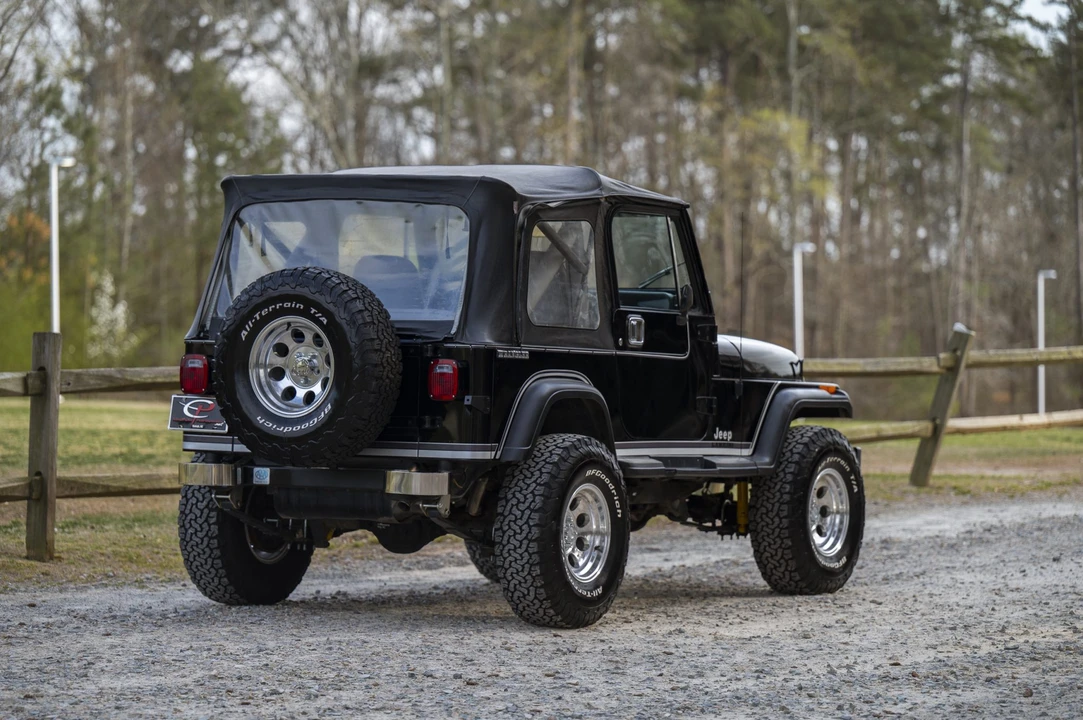1989 Jeep YJ Wrangler - Image 13 of 31
