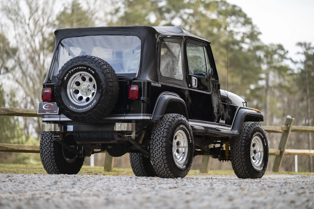 1989 Jeep YJ Wrangler - Image 12 of 31