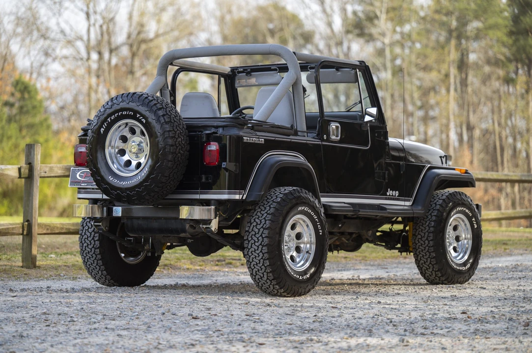 1989 Jeep YJ Wrangler - Image 11 of 31