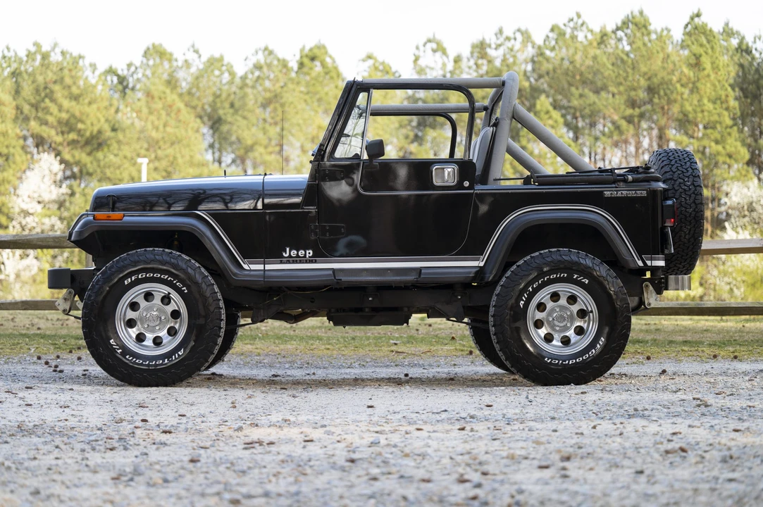1989 Jeep YJ Wrangler - Image 6 of 31