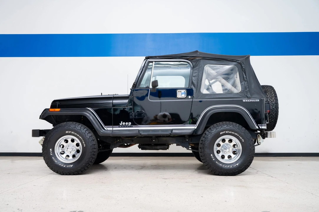 1989 Jeep YJ Wrangler - Image 13 of 31