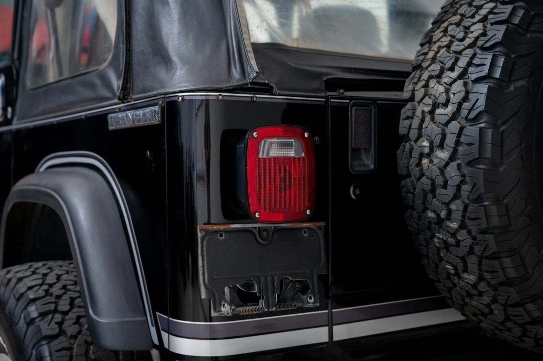 1989 Jeep YJ Wrangler - Image 27 of 31