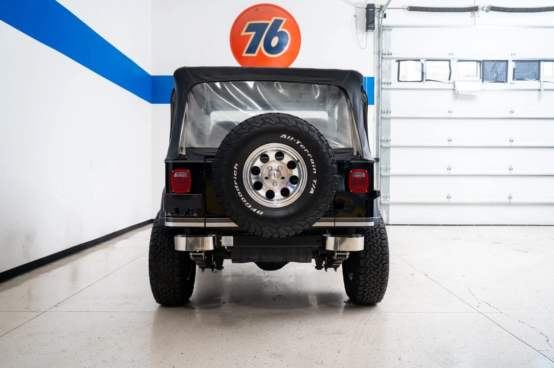 1989 Jeep YJ Wrangler - Image 9 of 31