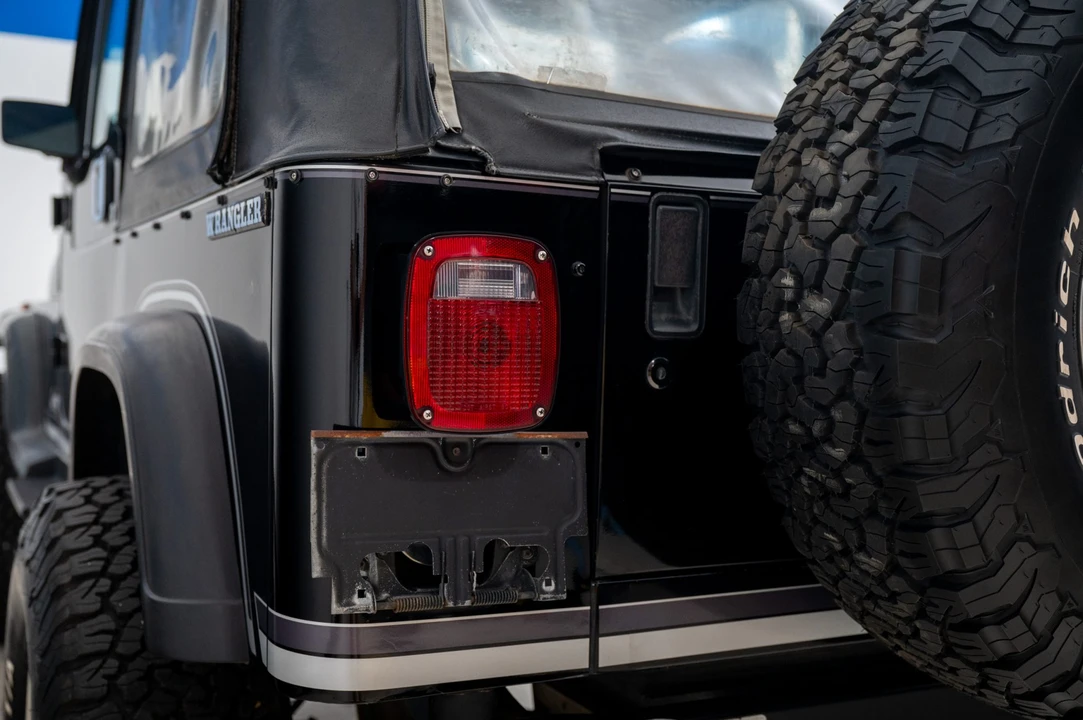1989 Jeep YJ Wrangler - Image 28 of 31