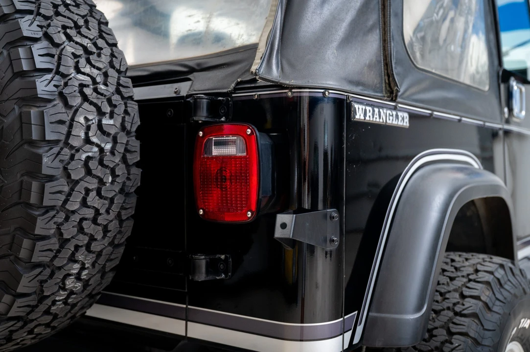 1989 Jeep YJ Wrangler - Image 29 of 31