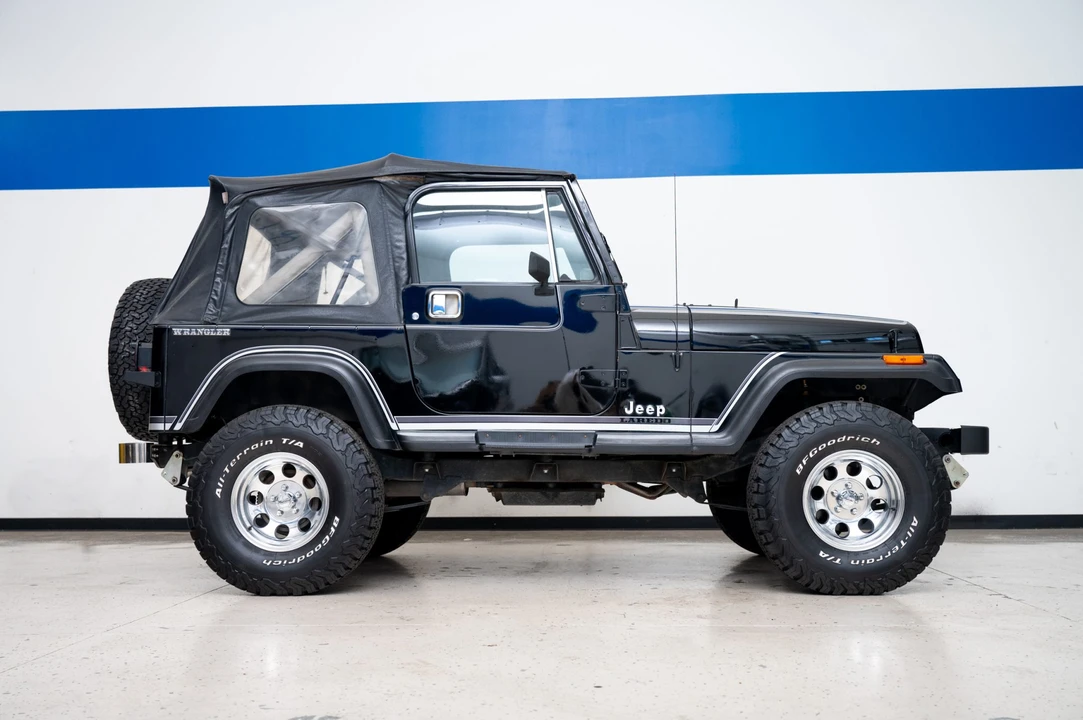 1989 Jeep YJ Wrangler - Image 7 of 31