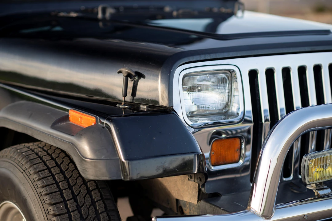 1989 Jeep YJ Wrangler - Image 13 of 31