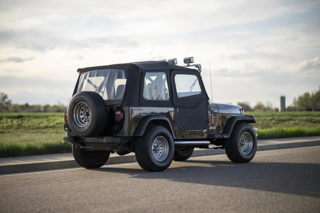 1989 Jeep YJ Wrangler - Image 9 of 31