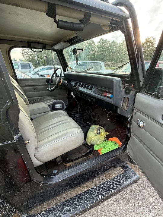 1989 Jeep YJ Wrangler - Image 19 of 20