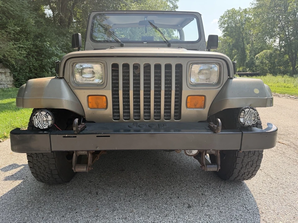 1989 Jeep YJ Wrangler - Image 11 of 31