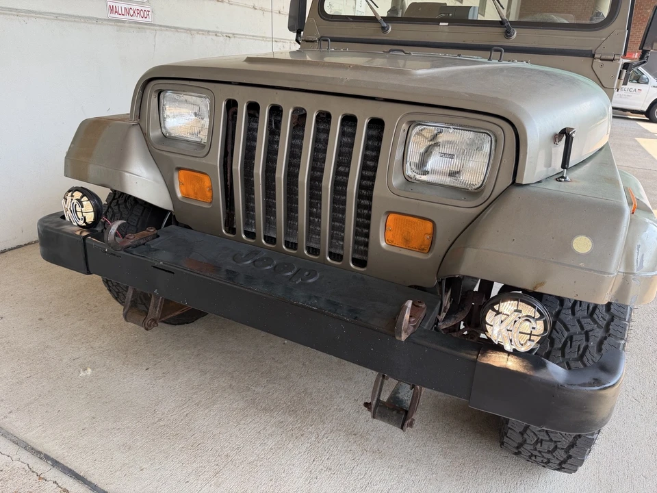 1989 Jeep YJ Wrangler - Image 15 of 31