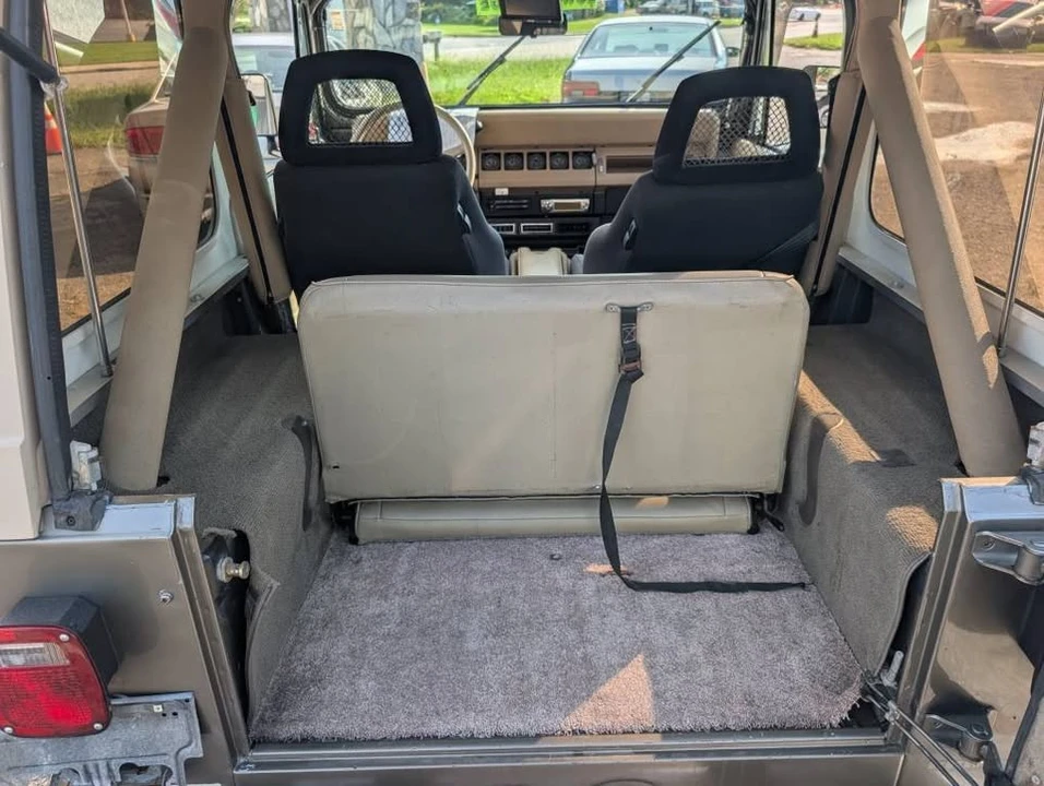1989 Jeep YJ Wrangler - Image 19 of 20