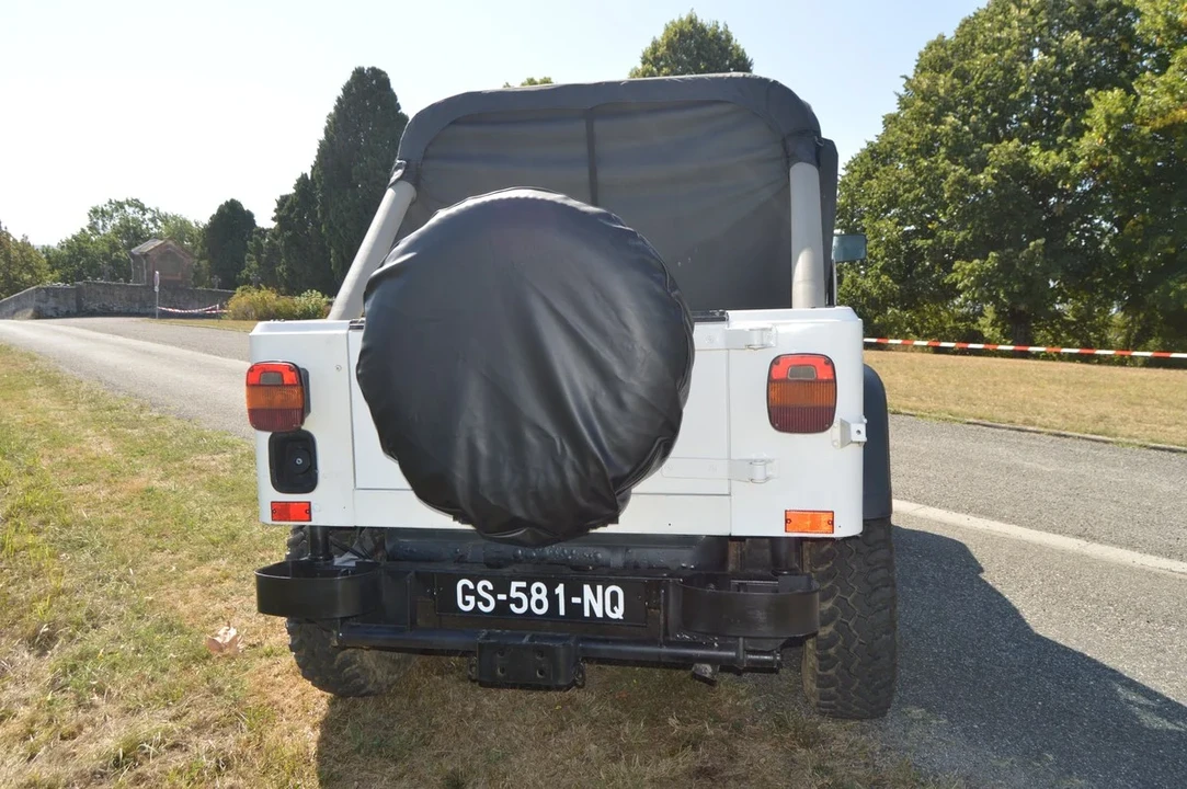 1989 Jeep YJ Wrangler - Image 4 of 30