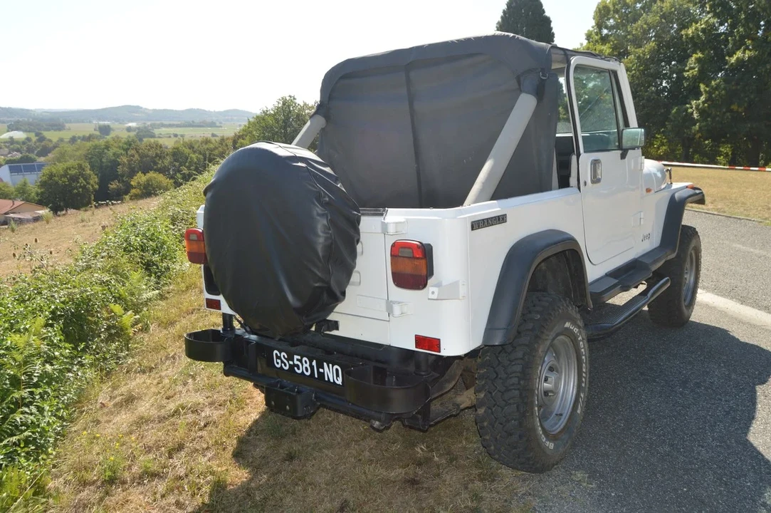 1989 Jeep YJ Wrangler - Image 7 of 30