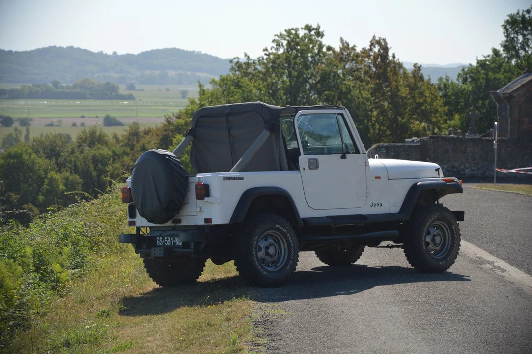 1989 Jeep YJ Wrangler - Image 9 of 30