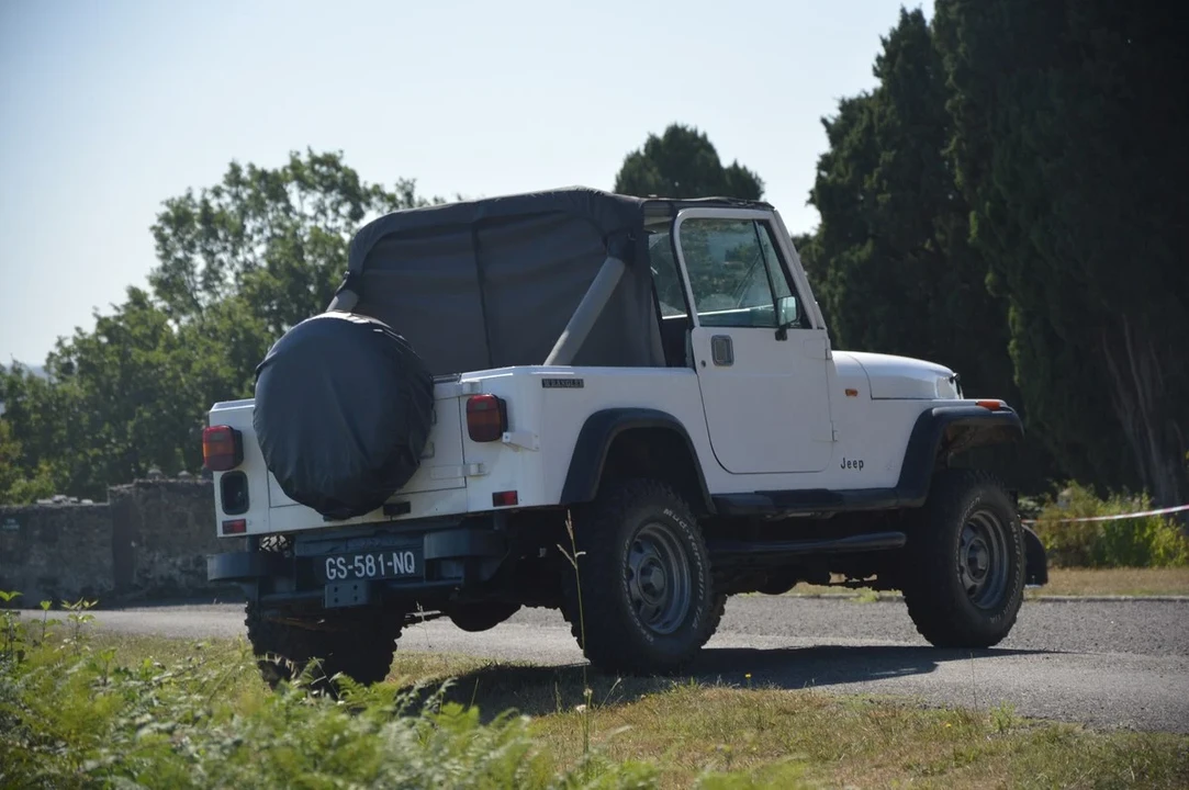 1989 Jeep YJ Wrangler - Image 11 of 30