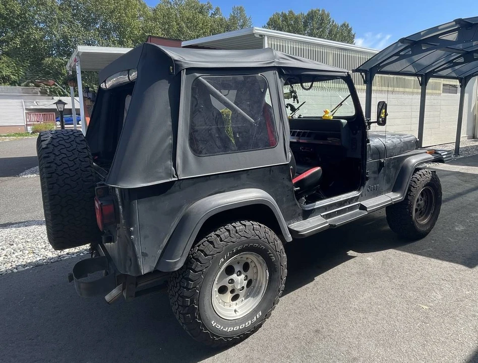 1989 Jeep YJ Wrangler - Image 11 of 13