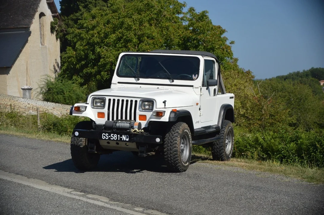1989 Jeep YJ Wrangler - Image 13 of 31