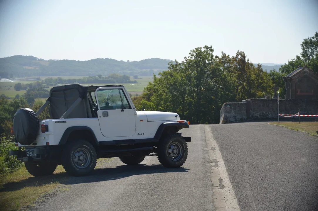 1989 Jeep YJ Wrangler - Image 5 of 31
