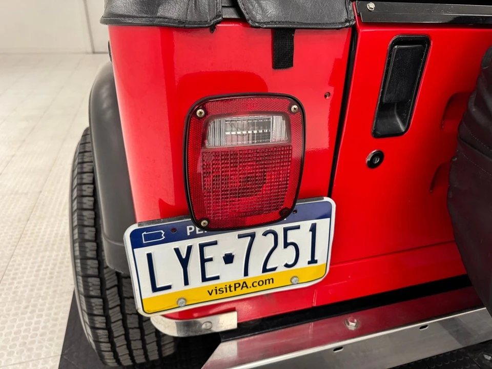 1989 Jeep YJ Wrangler - Image 17 of 21