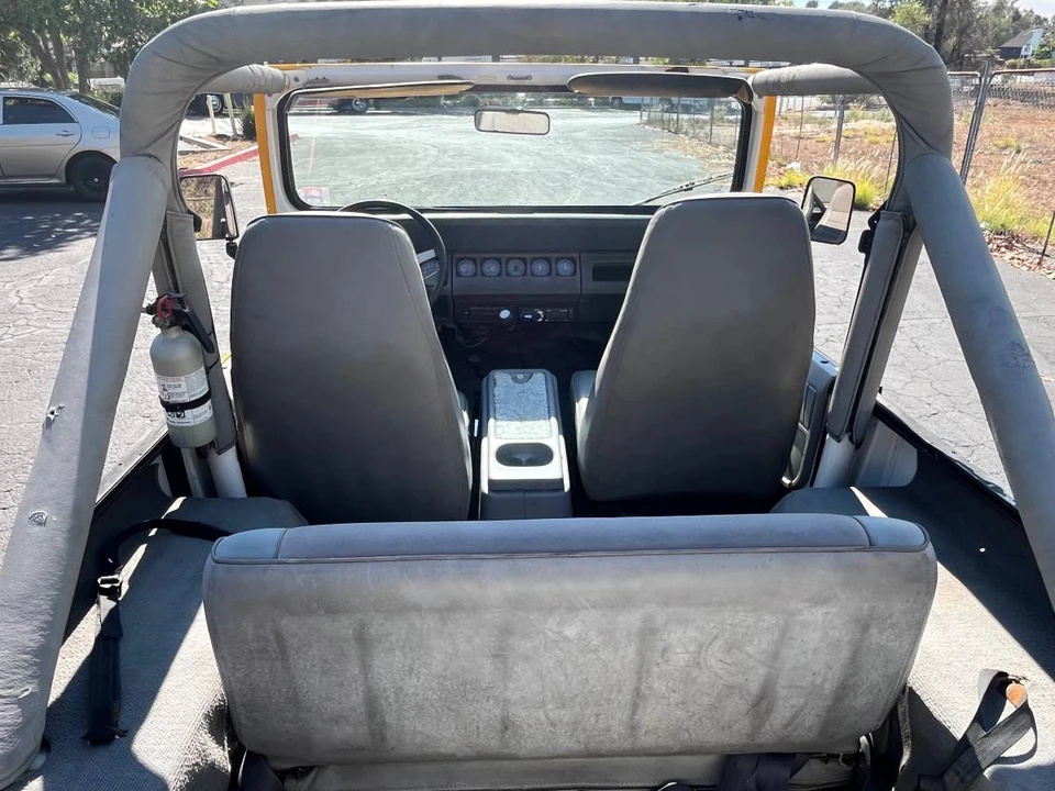 1989 Jeep YJ Wrangler - Image 11 of 20