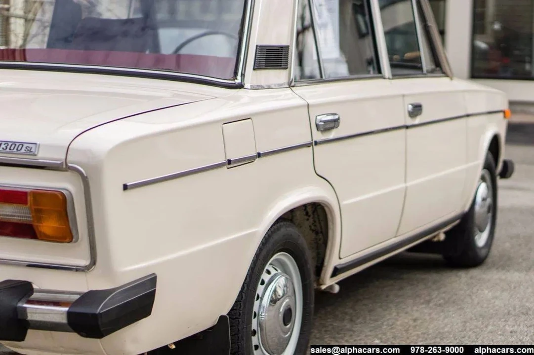 1989 Lada - Image 25 of 31