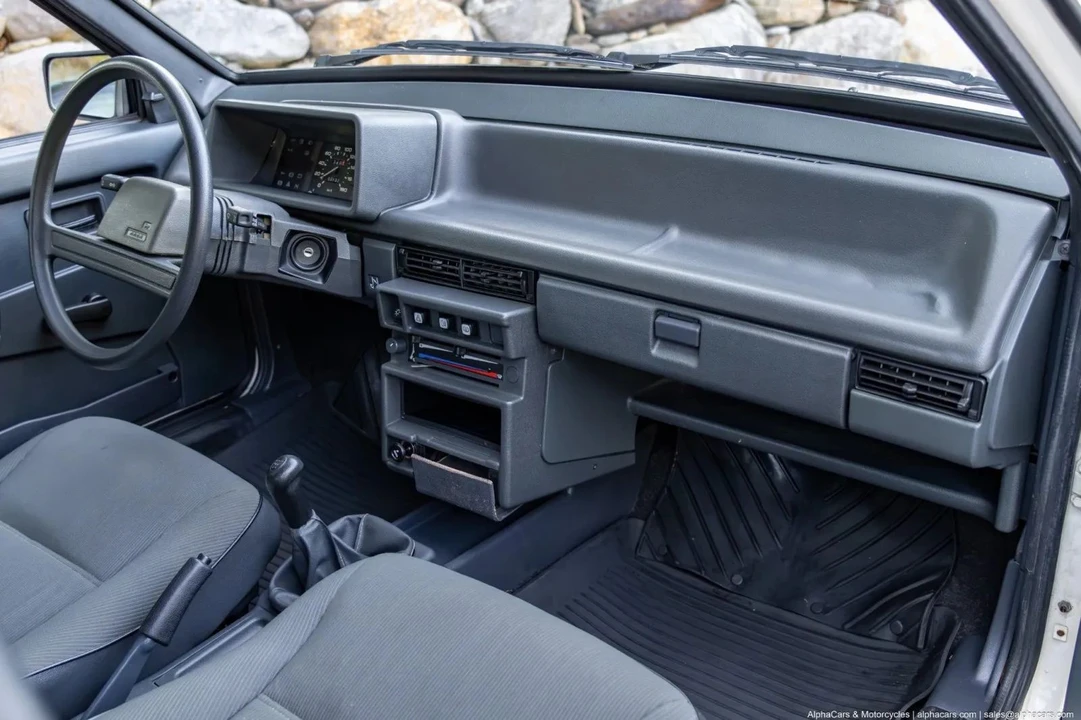 1989 Lada - Image 25 of 31