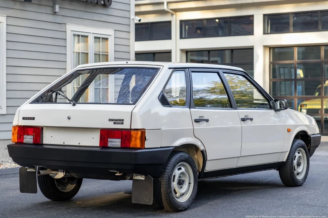1989 Lada - Image 9 of 31