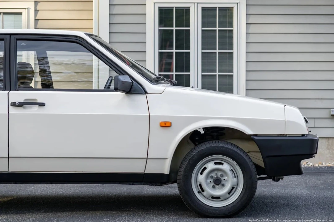 1989 Lada - Image 7 of 31