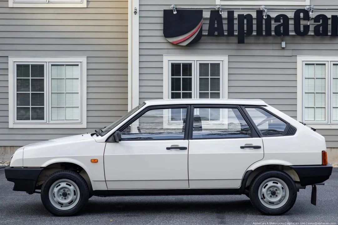 1989 Lada - Image 12 of 31